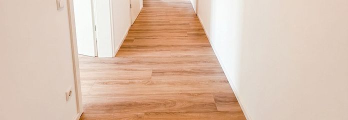 Erstbezug! Neue, helle, barrierefreie 3-Zimmer-EG-Wohnung mit Garten in zentraler Lage in Jockgrim – Flur