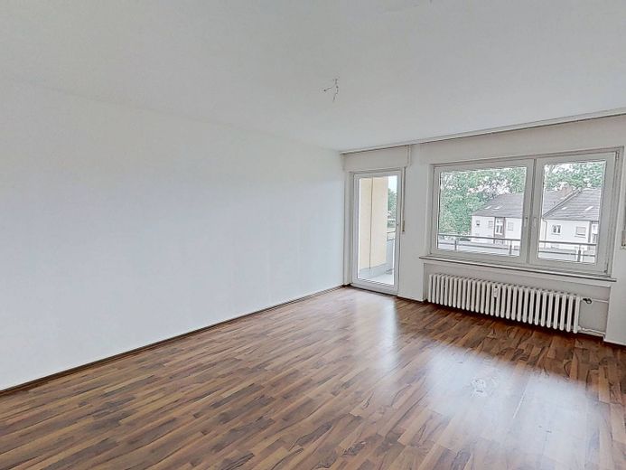 BALKONLU Aydınlık 2 Odalı Daire – Ansicht I: Wohn- und Esszimmer