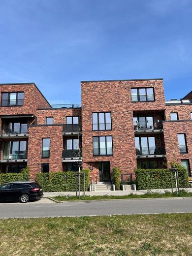 Exklusive neuwertige 3-Zimmer-Wohnung mit schönem Balkon von PRIVAT! – Torfstecherweg Vorderseite