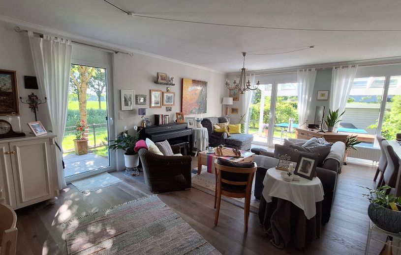 Exklusives Stadthaus am Seerosenpark in Bremen Oberneuland - provisonsfrei! – Wohnzimmer