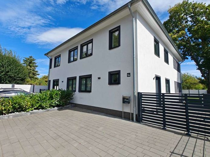Moderne Luxus-Stadtvilla mit zwei Einheiten, Smart Home und Erdwärme- 6 Zimmer möglich – Foto 1