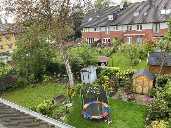 Modernisierte Anlageimmobilie nahe Deutzer Hafen mit langfristigem Entwicklungspotential – Blick vom Balkon