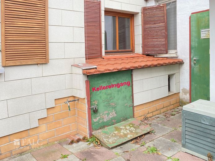 RESERVIERT: Grün, ruhig, gut angebunden: Zuhause für Zwei in Erfurt-Nord, Garage inklusive – Kellereingang