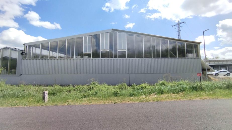 Capannone di stoccaggio e produzione di 1000m² nella zona industriale, 2,75 €/m² vicino a Saarbrücken (uffici opzionali) – Halle 2 - Seitenansicht