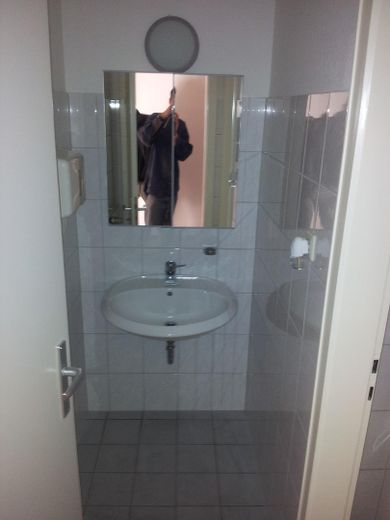 Bürofläche, 110qm, 4ZKDWC in Bonn Dottendorf (ggf. auch nur 66qm 2ZKDWCs) – Becken