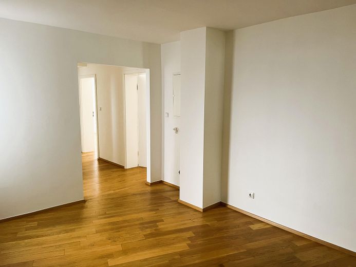 124 m² de surface commerciale | Emplacement de premier choix dans le Lehel – Photo 6