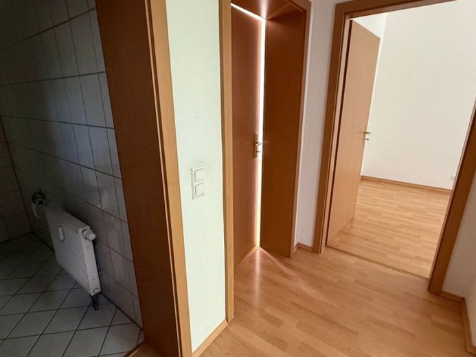 1. OG - Balkon am Arbeitszi. - Stellplatz mgl. - Wanne ! – Foto 1