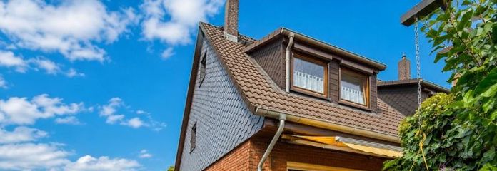 Casa bifamiliare ben tenuta a Mahlsdorf Nord con cantina