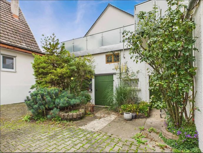 2 Schuppen mit reichlich Platz