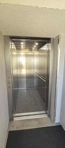 3-Zimmer-Wohnung – frisch renoviert, bezugsfertig – Fahrstuhl
