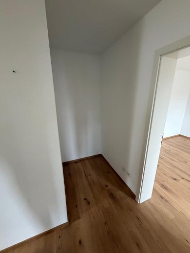 Kernsanierte Etagenwohnung, 1ZKB, Erstbezug – Abstellnische