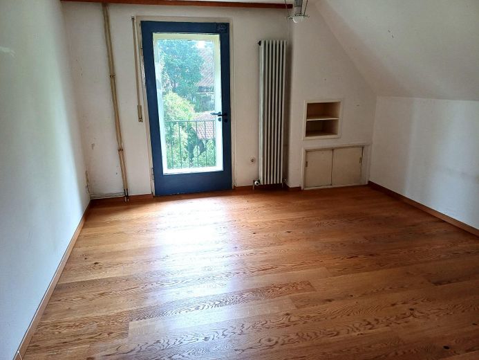 Charmantes Haus auf großem Grundstück in München Pasing – Zimmer OG S-W
