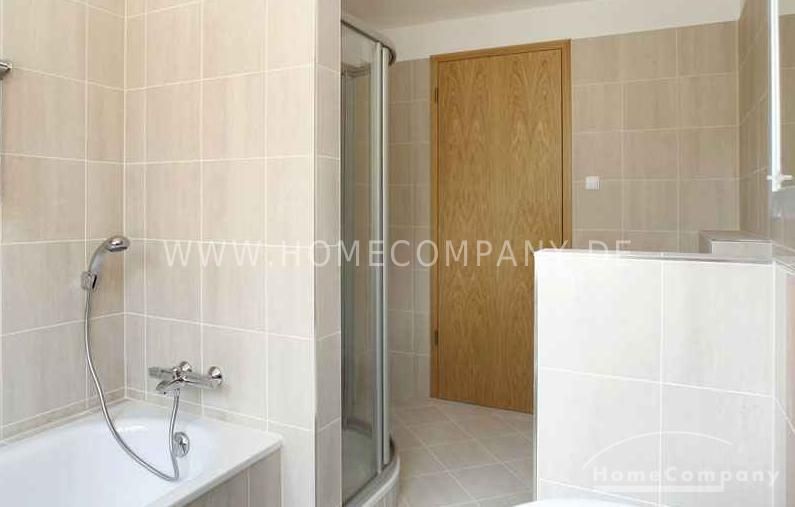 Bel appartement meublé de 4 pièces avec terrasse dans le Westend – dc5d1b443bcdb77ee6b4d5d4be9f2f2e454b4908.jpg