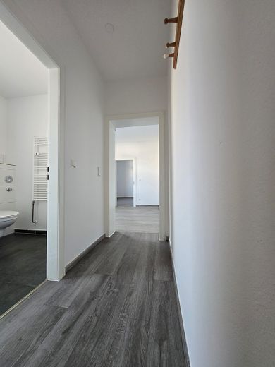 Ruhige helle 2-Zimmer-Wohnung im 1. Obergeschoss im Innenhof in Duisburg Alt-Homberg – Flur