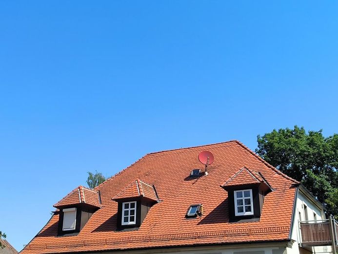 Wunderschöne Eigentumswohnung im historischen Kern in Weidenberg – Ansicht DG m. Balkon