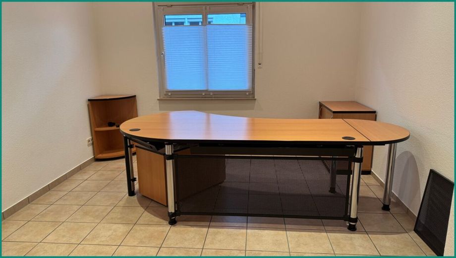 EBENERDIGE ATTRAKTIVE BÜRORÄUME IM STADTZENTRUM VON RADEVORMWALD – Büro 2 in der Mitte rechts