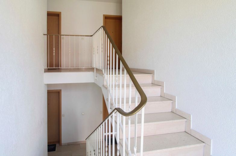 Schwerin (Pampow) yakınında ışıkla dolu 3 odalı daire | EBK ve park yeri – Treppenhaus