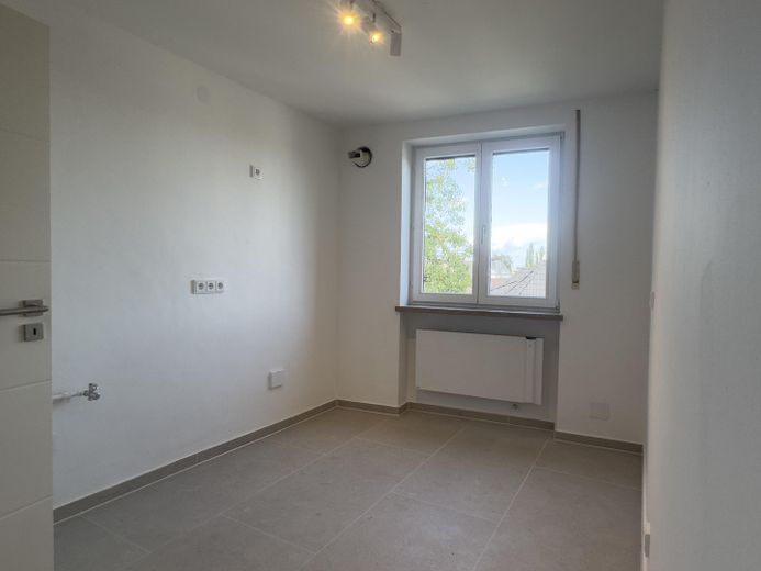Frisch sanierte 3-ZKB Maisonette mit 2 Balkonen, Tiefgarage, Kamin in ruhiger Lage - Provisionsfrei – Foto 14