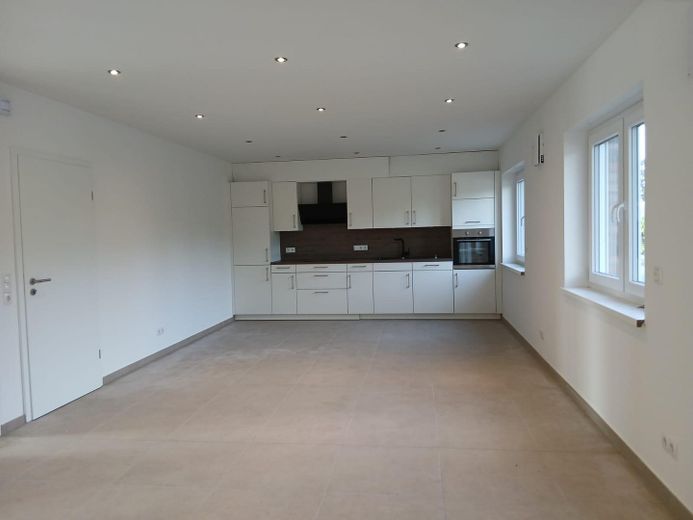 ERSTBEZUG 2026 - EG Wohnung mit Terrasse, PKW-Stellplatz und Abstellraum für Fahrräder – Foto 2