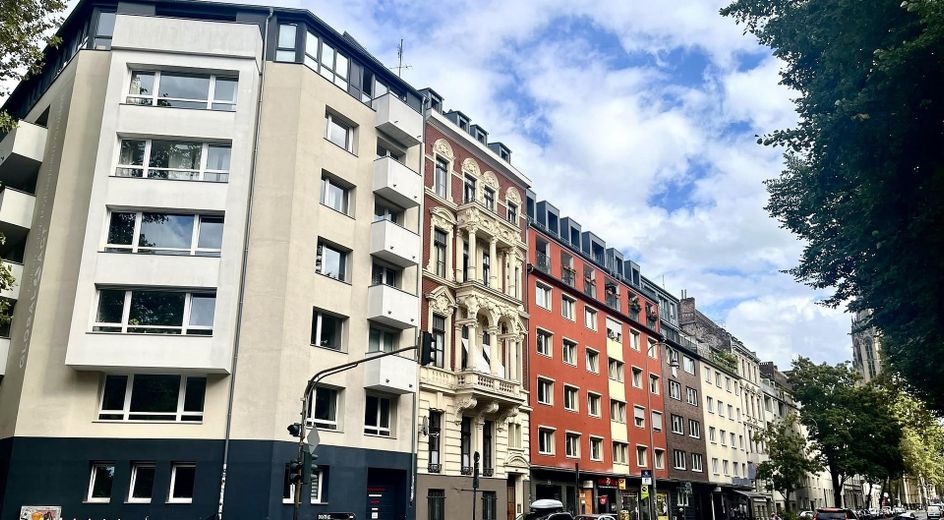 Amplio piso de 3 habitaciones en el centro de Colonia, en Rathenauplatz – Foto 1