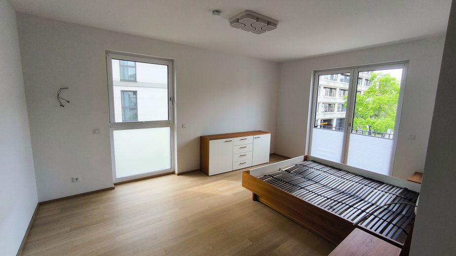 Großzügige 3 Zimmer Wohnung zentral Wiesbaden / 2 Bäder + Tiefgaragenstellplatz / Wilhelms IX – Elternschlafzimmer