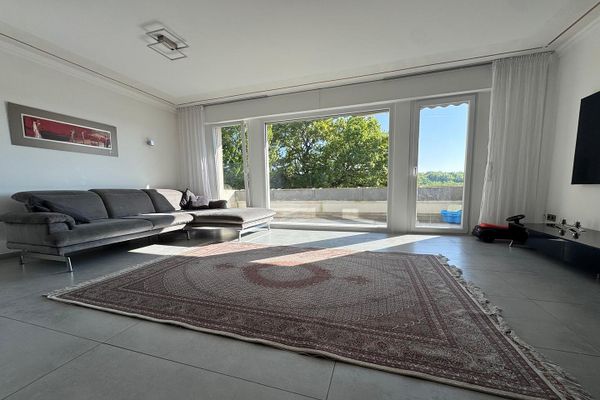 Moderne Wohnung mit Balkon und Panoramablick - Provisionsfrei inkl. Stellplatz