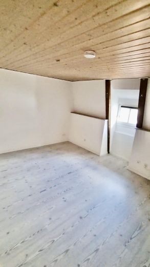 Maisonette-Wohnung mit vier Zimmern und EBK in Simmozheim – Schlafzimmer