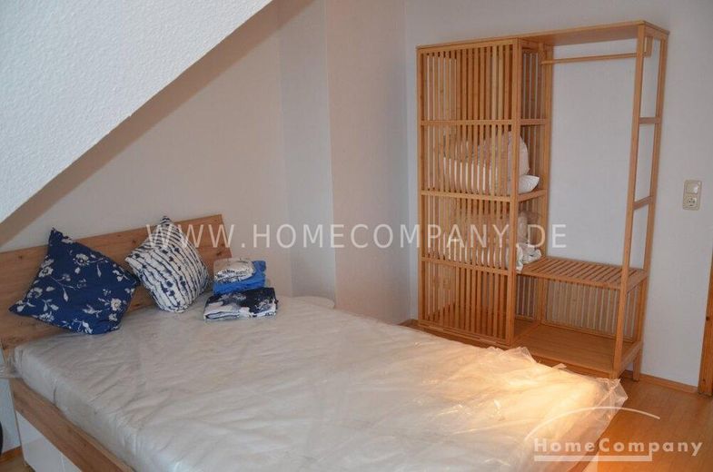 Großes Haus, möbliert, 6 Zimmer, Terrasse /Garten, Balkon, geeignet für bis zu 6 bis 8 Personen. – d795311b3454e7ce9cc925933cbaf734bf99db68.jpg