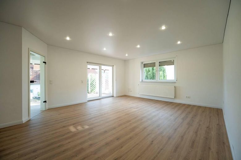 Modernisiertes Zweifamilienhaus mit Einliegerwohnung, neuer Gasheizung & PV Anlage – Foto 7