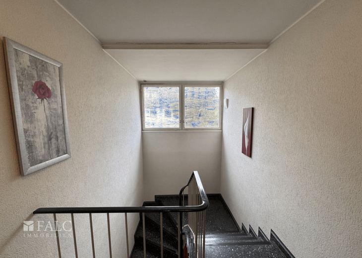 Gemütliche Einzimmer-Dachgeschosswohnung in ruhiger Lage von Überruhr-Hinsel – Treppenhaus