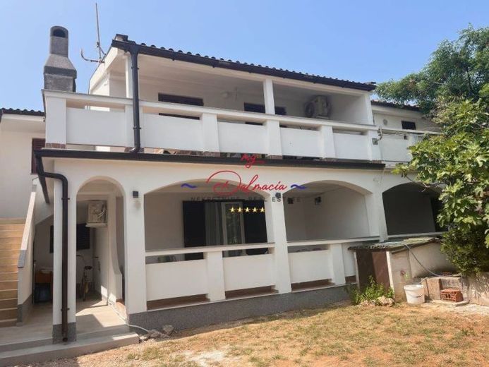 Vir - Haus mit 2 Apartments 300m zum Strand – Foto 1