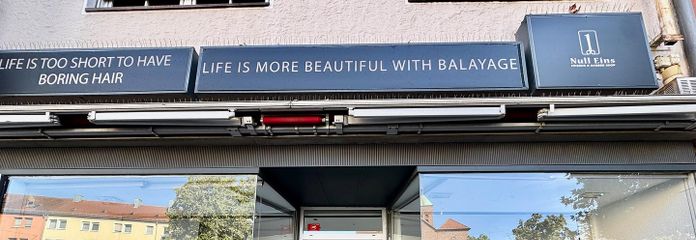 Attraktive Gewerbeeinheit für Friseur, Büro, Laden oder Studio in Allersberger Str.
