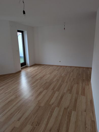 Provisionsfreie Eigentumswohnung inkl. Tiefgarage im schönen Schnepfenreuth – Wohnzimmer 4