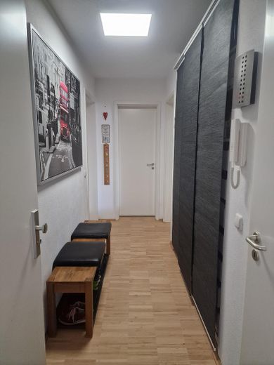 Flur + Schranknische + Kammer