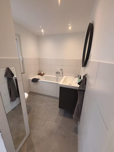 Bad (Dusche & Badewanne)