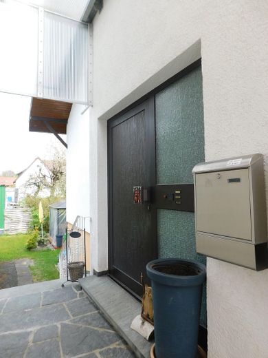 Haustüre mit Briefkasten
