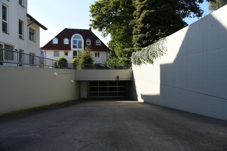 Tiefgarageneinfahrt