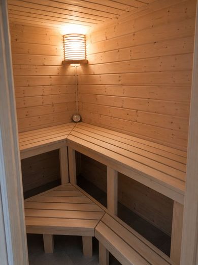 PROVISIONSFREI|Repräsentative Stadtvilla mit 3 Wohneinheiten, Dachterrasse &amp; Parkgrundstück – Sauna Keller
