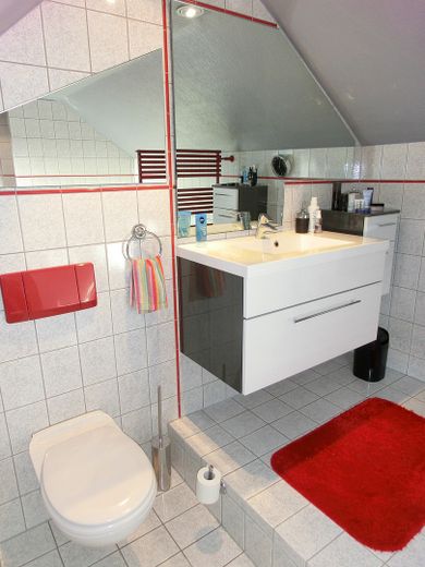 Wannen- u. Duschbad DG