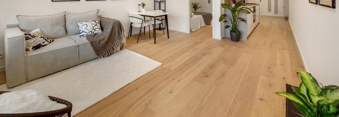 Erstbezug nach Kernsanierung: Exklusive Designerwohnung mit EBK, Balkon & TG-Stellplatz – Wohnzimmer/Esszimmer