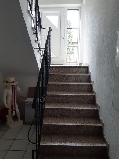 Gepflegtes Zweifamilienhaus mit freier Dachgeschosswohnung, großem Südgarten und Garage – Foto 27