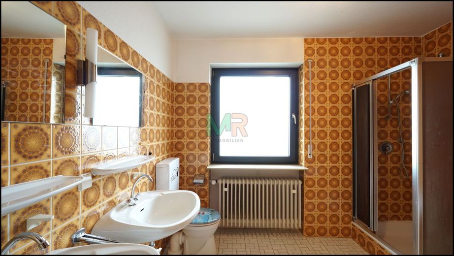 Reihenmittelhaus inkl. Garage und Garten in Landau! – OG, Badezimmer, ANSI 1
