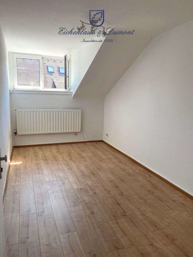 Vermietetes Wohn- und Geschäftshaus mit 10 Einheiten, Top-Rendite in guter Lage – WHG 9 DG