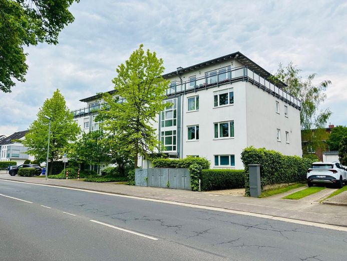 Tolle Wohnung mit großem Balkon in Kaiserswerth – Foto 2