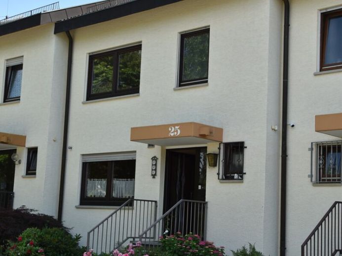 RESERVIERT - Reihenmittelhaus in Steinenbronn zu verkaufen – Foto 1