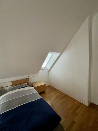 Provisionsfrei - Großzügige, lichtdurchflutete DG-Maisonette Wohnung - Fasangarten - provisionsfrei – Schlafzimmer 1