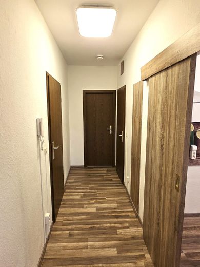 2-pokojowe mieszkanie z balkonem w Miśni, sprzedaż bez prowizji – Korridor 1
