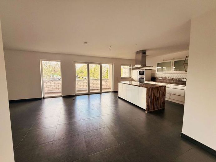 ***Bezugsfreie Traumwohnung mit großem Balkon und herrlicher Wohnküche – Foto 1