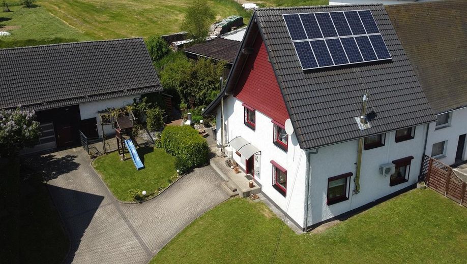 Einfamilienhaus m. energetischen Raffinessen! Prov-Frei! – Luftaufnahme