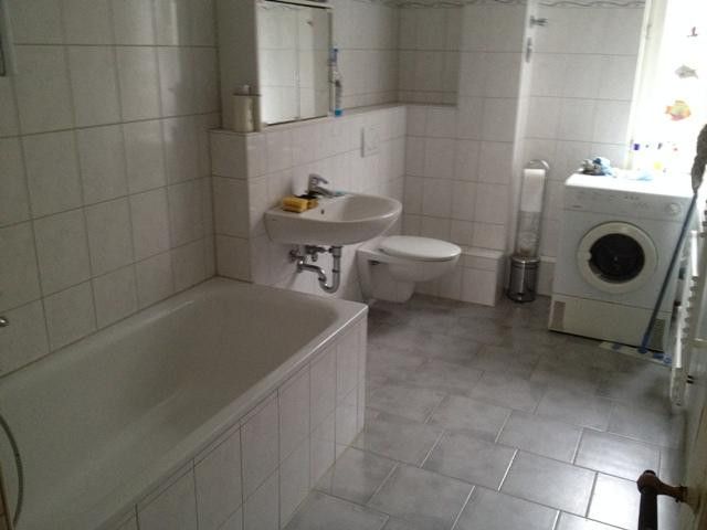 Seelze Zentrum, 2 Häuser, 4 Einheiten, viele Möglichkeiten – Badezimmer Haus 30 OG